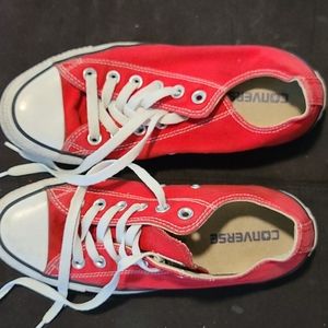 Red old school Converse All Stars